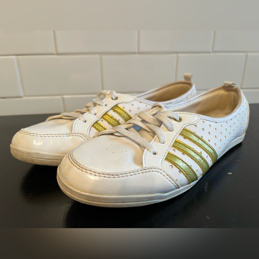 ADIDAS NEO SNEAKERS WITH WHITE AND GOLD STRIPES